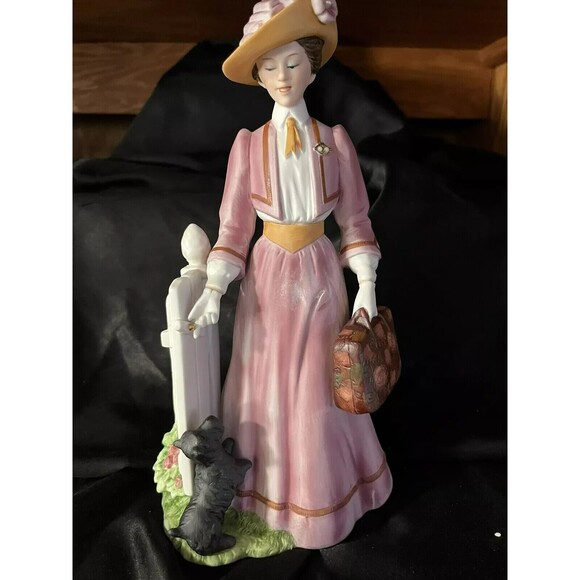 Vintage 1983 Avon Mrs Albee Presidents Club Award Porcelain Figurine Scottie Dog - Picture 1 of 11